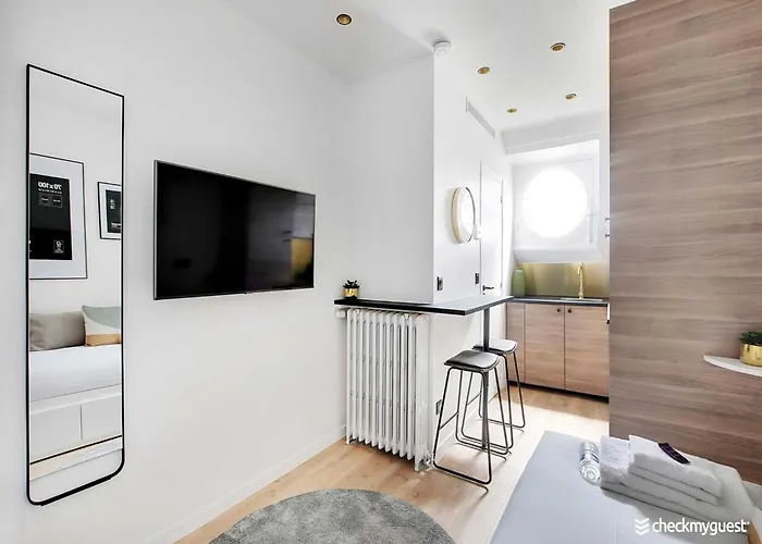 Air-conditioned Near Arc Triomphe * باريس