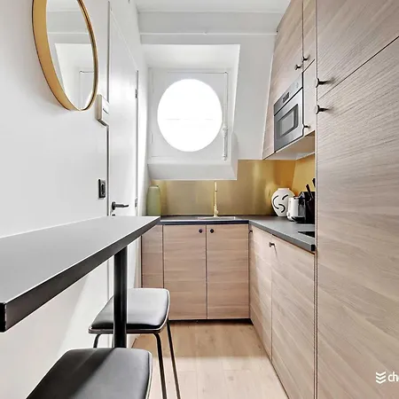 Apartment Air-conditioned Near Arc Triomphe